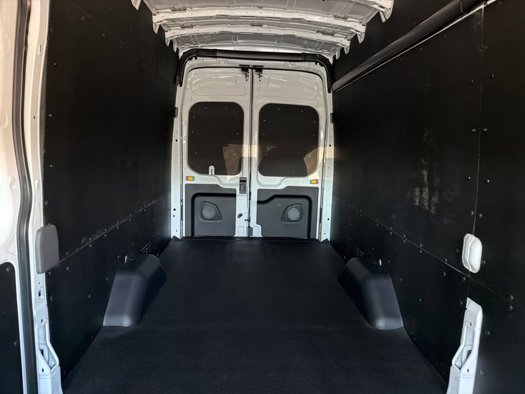 New 2026 Ford Transit 250 148 High Roof Extended w/ Load Area Protection Package RWD image 27