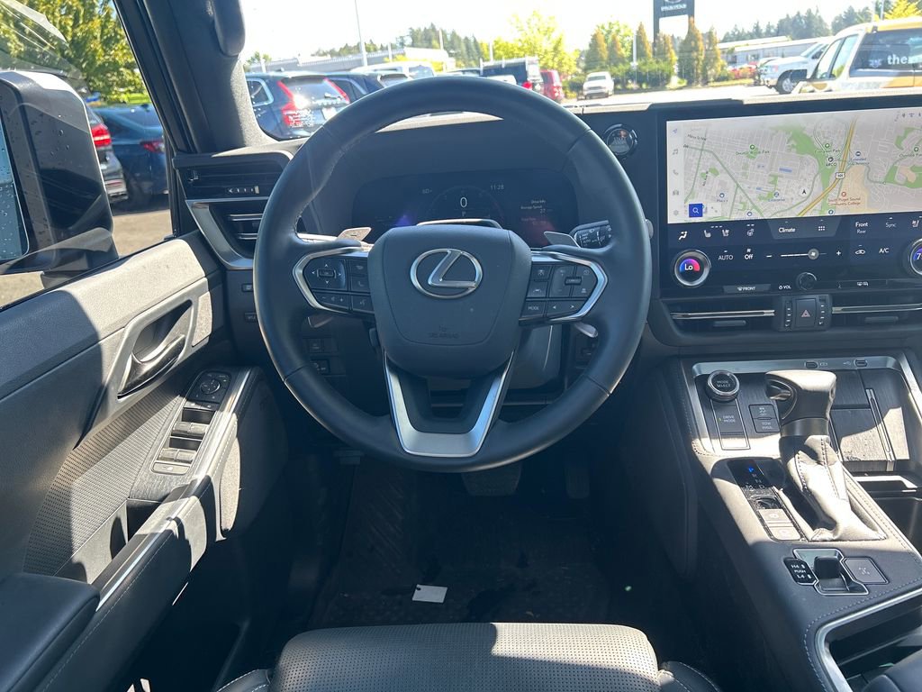 Used 2024 Lexus GX 550 w/ Cold Area Package AWD/4WD image 9