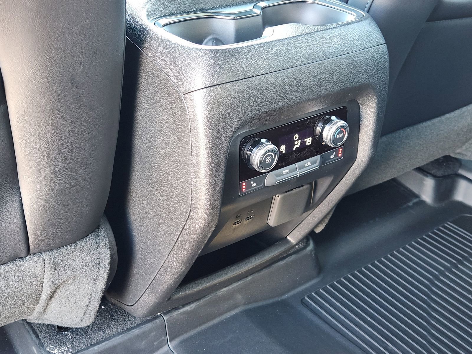 New 2026 GMC Acadia AT4 w/ Luxury Package image 33