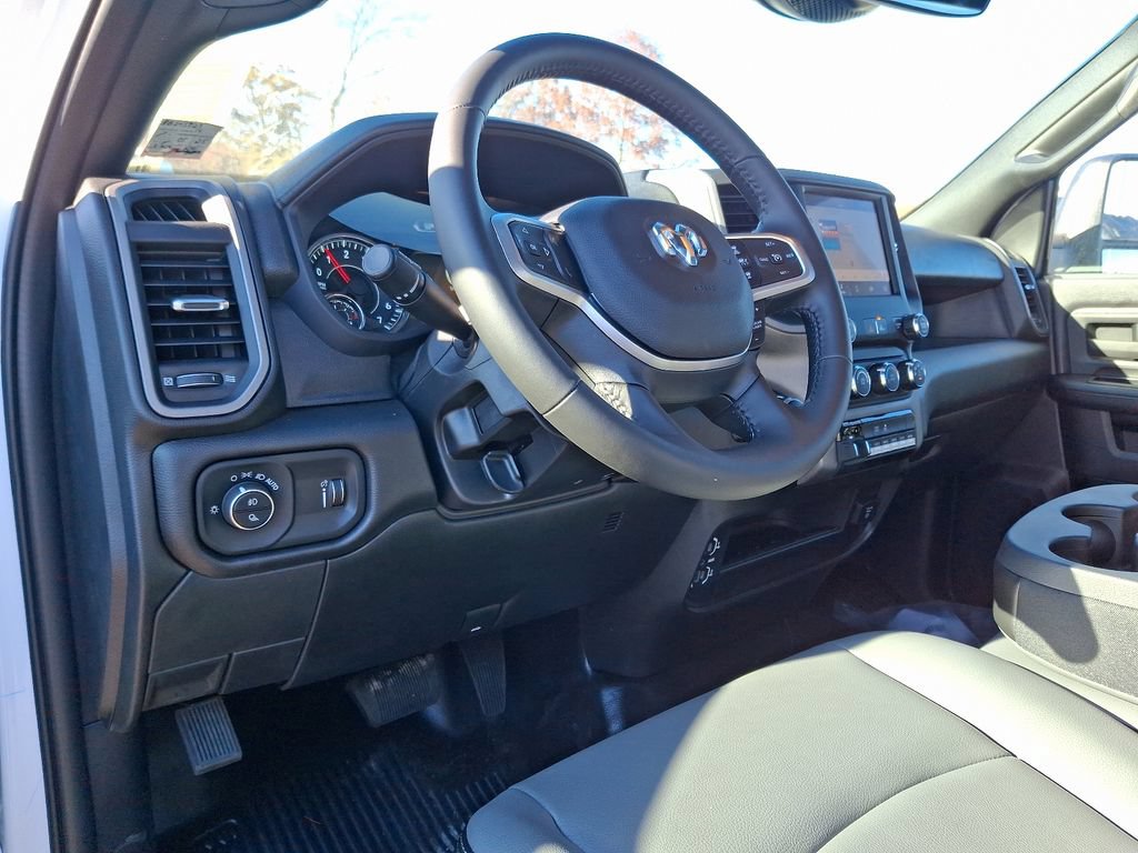 New 2024 RAM 3500 Tradesman w/ Safety Group AWD/4WD image 7