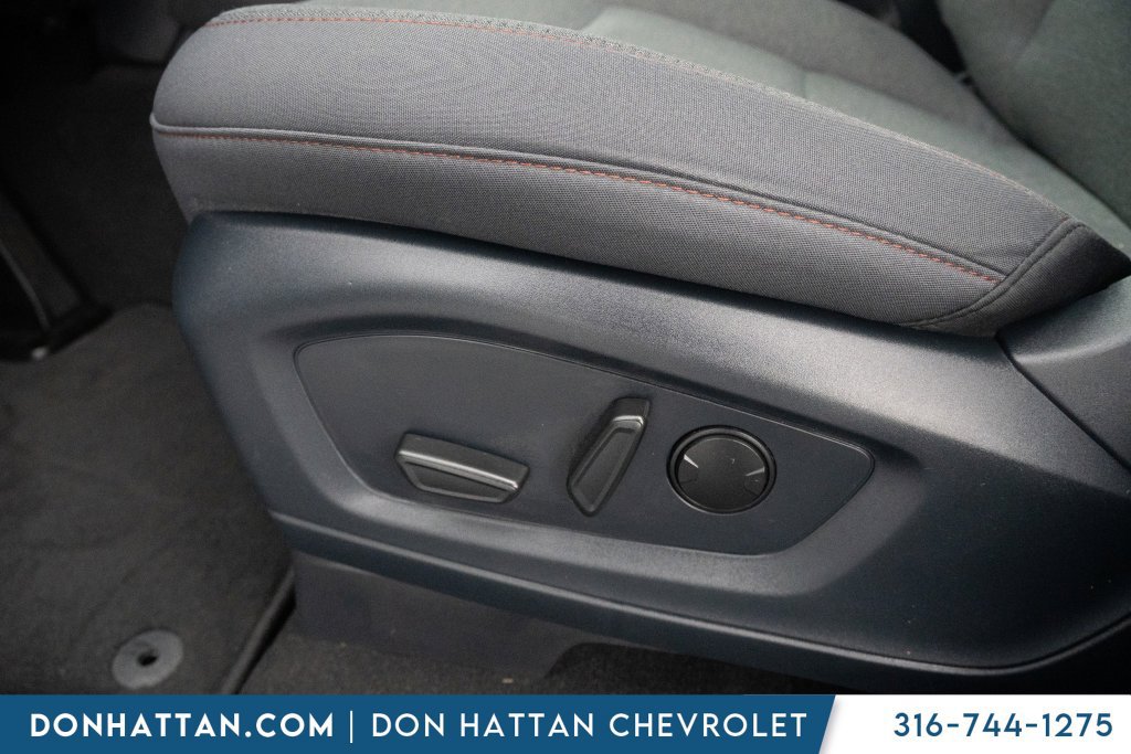 Used 2025 Ford Explorer Active AWD/4WD image 17
