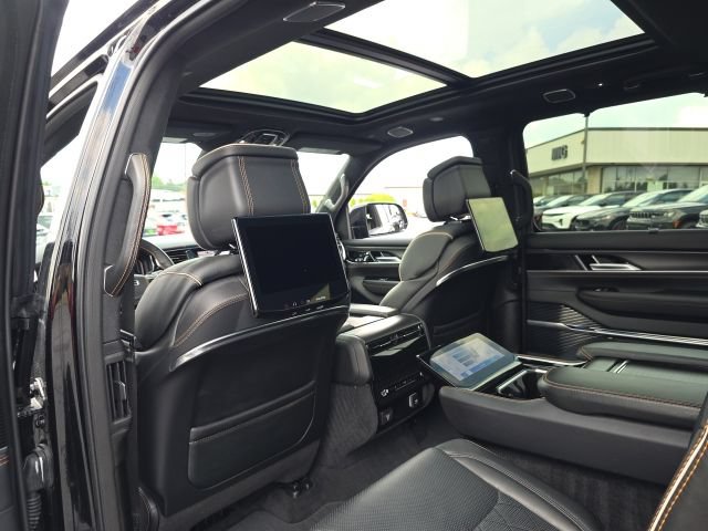 Used 2025 Jeep Grand Wagoneer L Series III w/ Rear Seat Video Group 1 AWD/4WD image 38