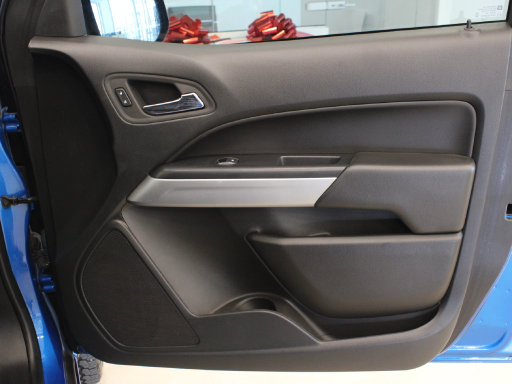 Used 2022 Chevrolet Colorado LT w/ Safety Package RWD image 14