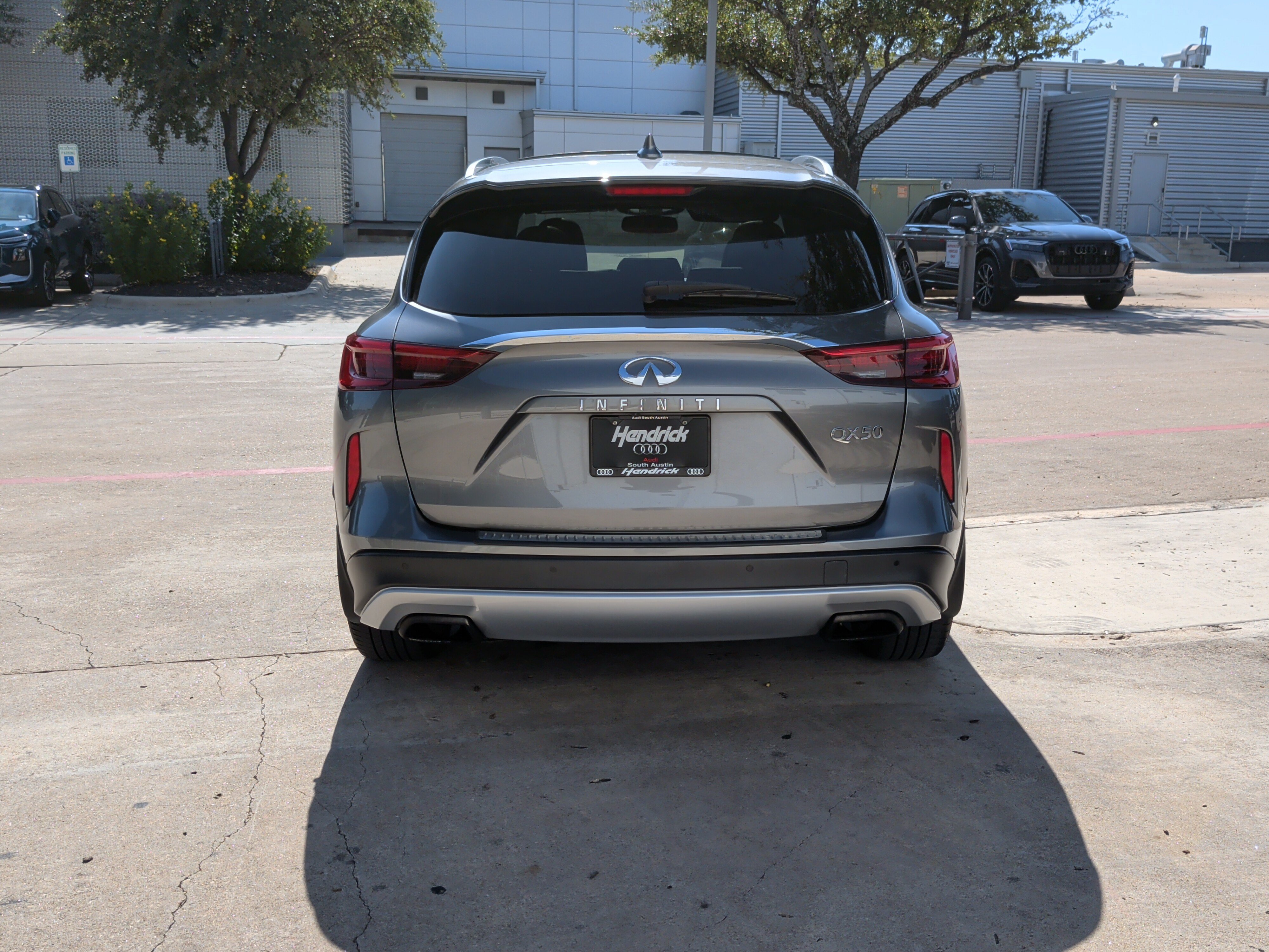 Used 2019 INFINITI QX50 Essential w/ Sensory Package FWD image 9