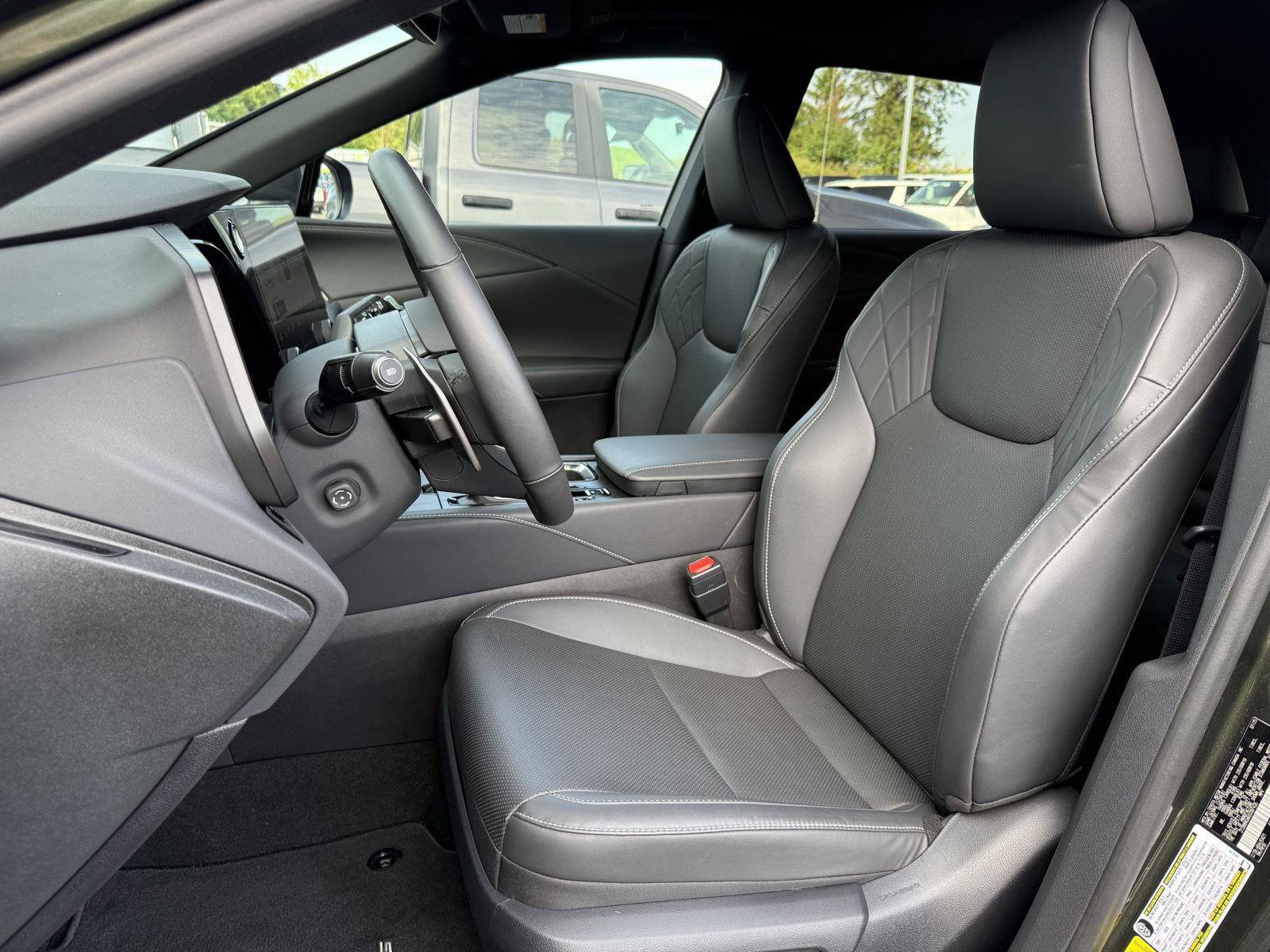 Used 2025 Lexus RX 350h AWD/4WD image 12