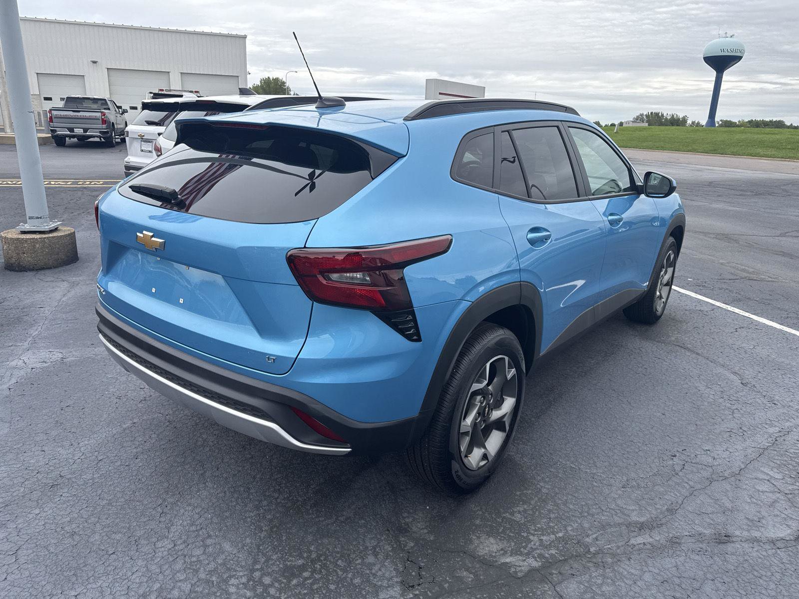 Used 2025 Chevrolet Trax LT FWD image 4