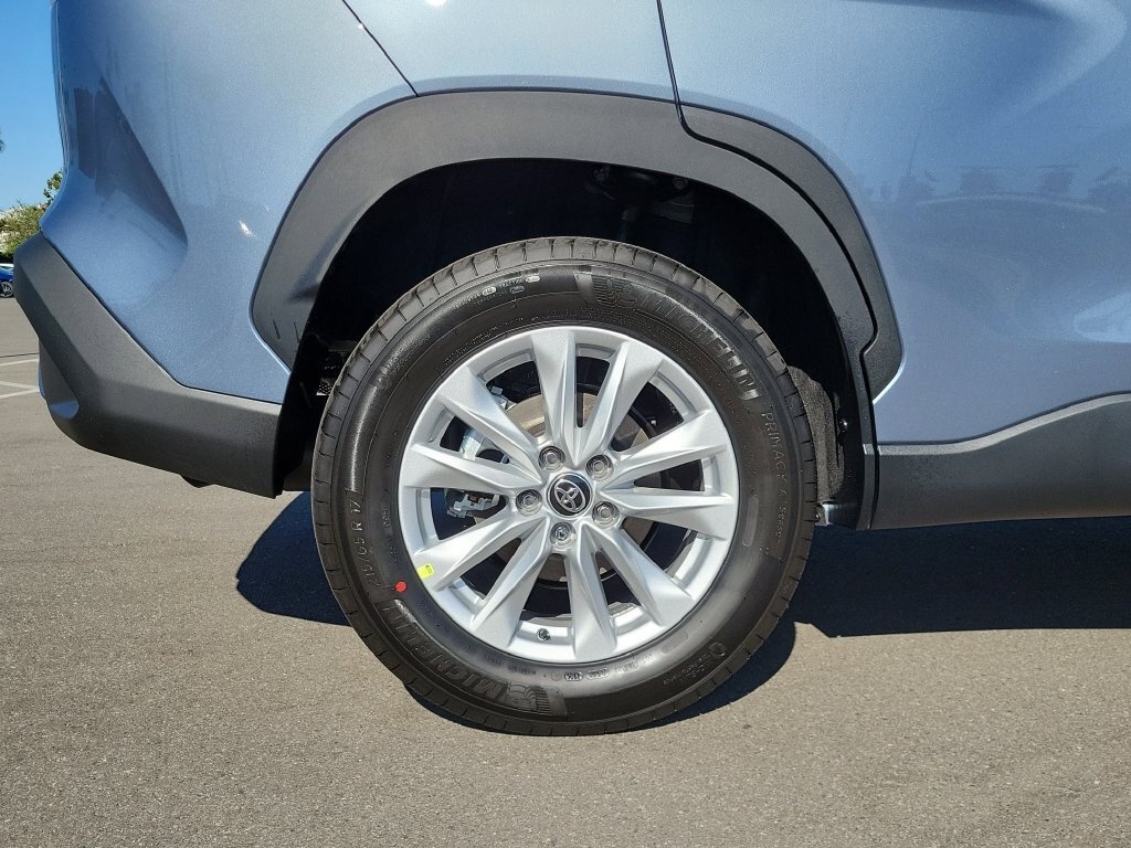 New 2026 Toyota Corolla Cross LE FWD image 5