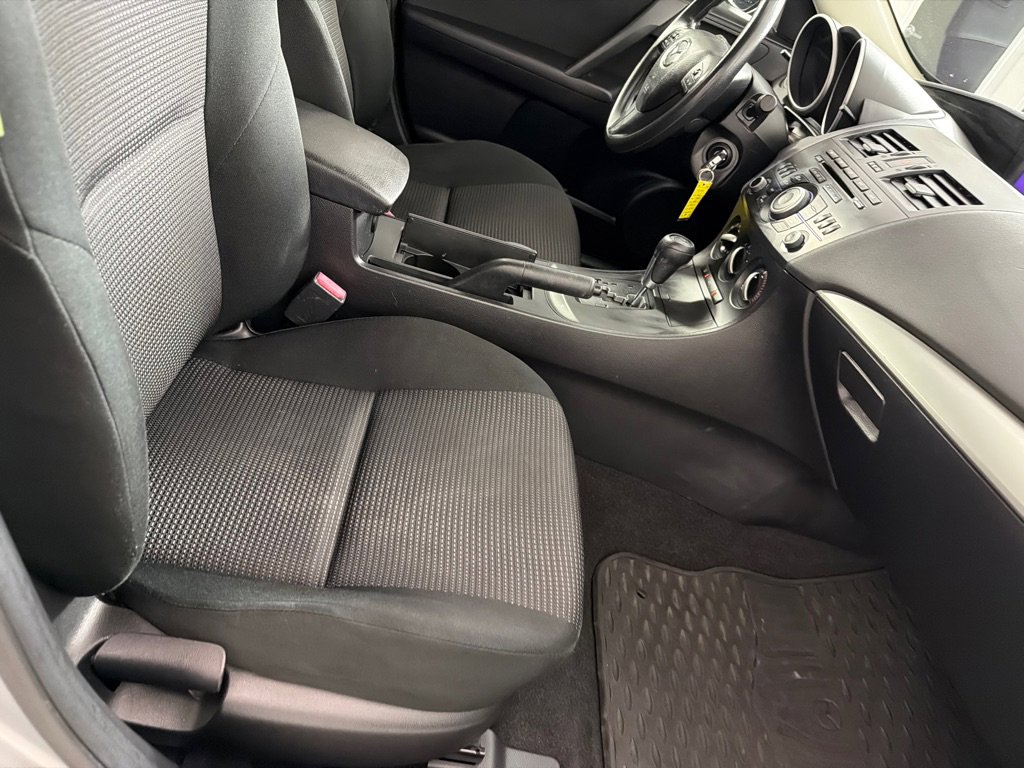 Used 2013 MAZDA MAZDA3 i Sport image 20