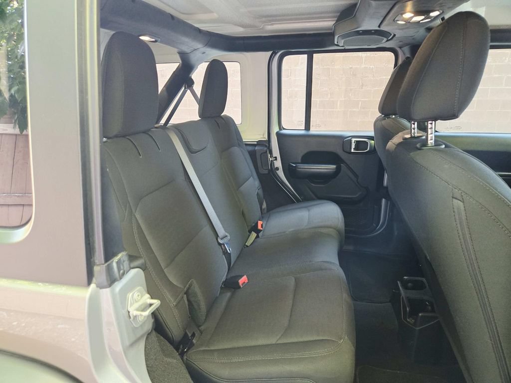 Used 2020 Jeep Wrangler Unlimited Sport S AWD/4WD image 15