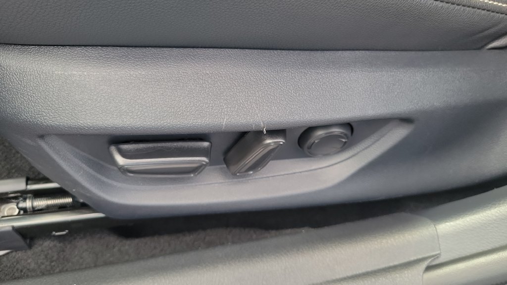 Used 2026 Toyota Camry SE FWD image 15