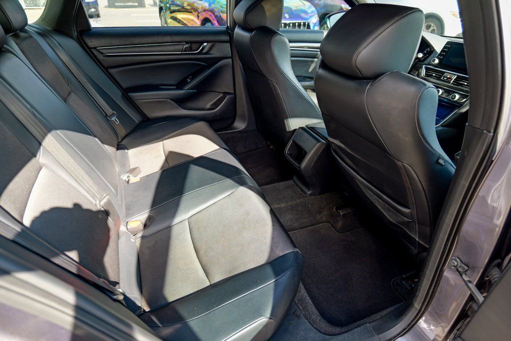 Used 2018 Honda Accord Sport image 28