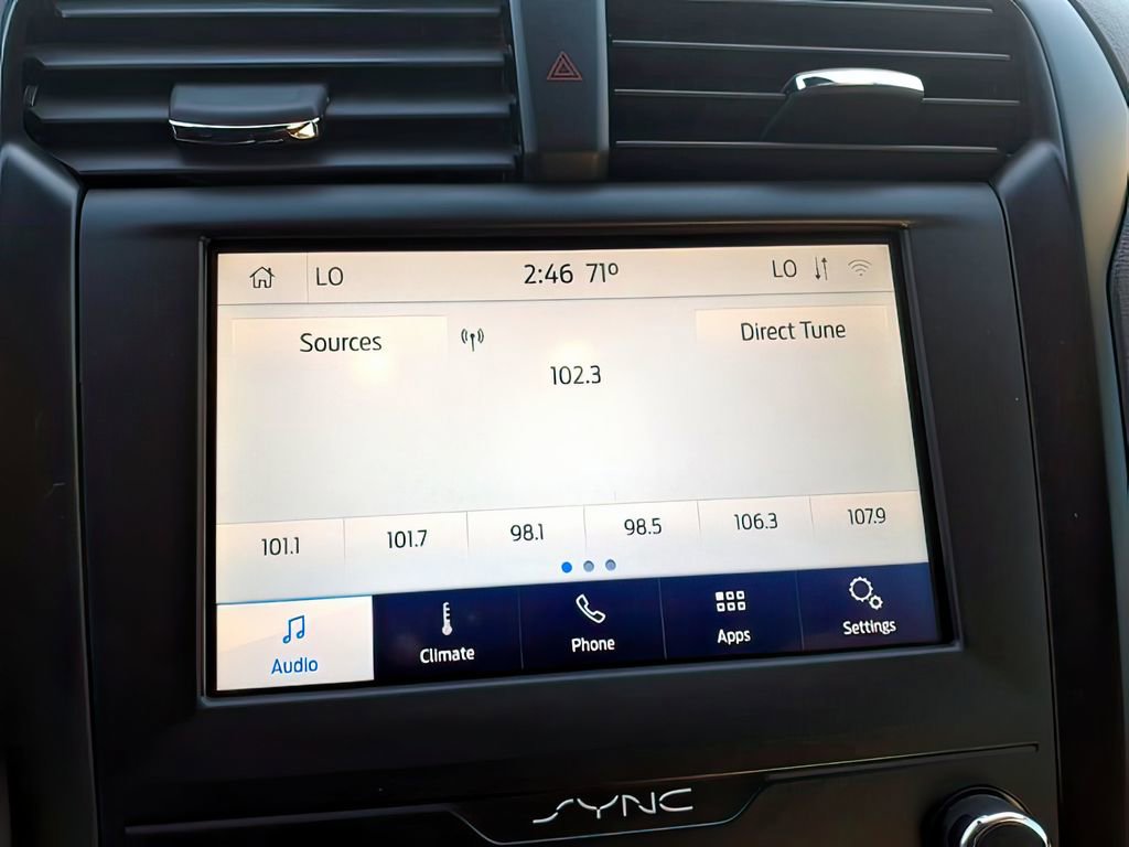 Used 2020 Ford Fusion SE w/ Equipment Group 151A image 9