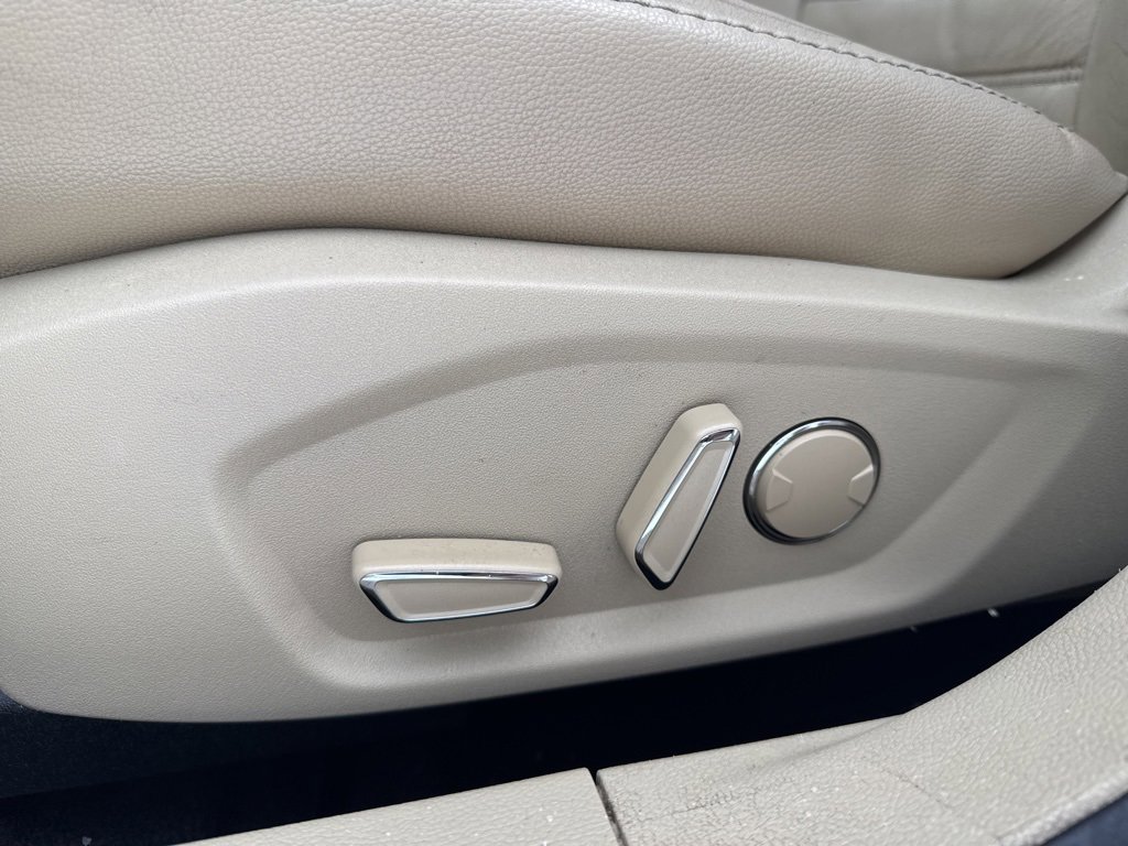 Used 2014 Ford Fusion SE w/ Equipment Group 202A image 8