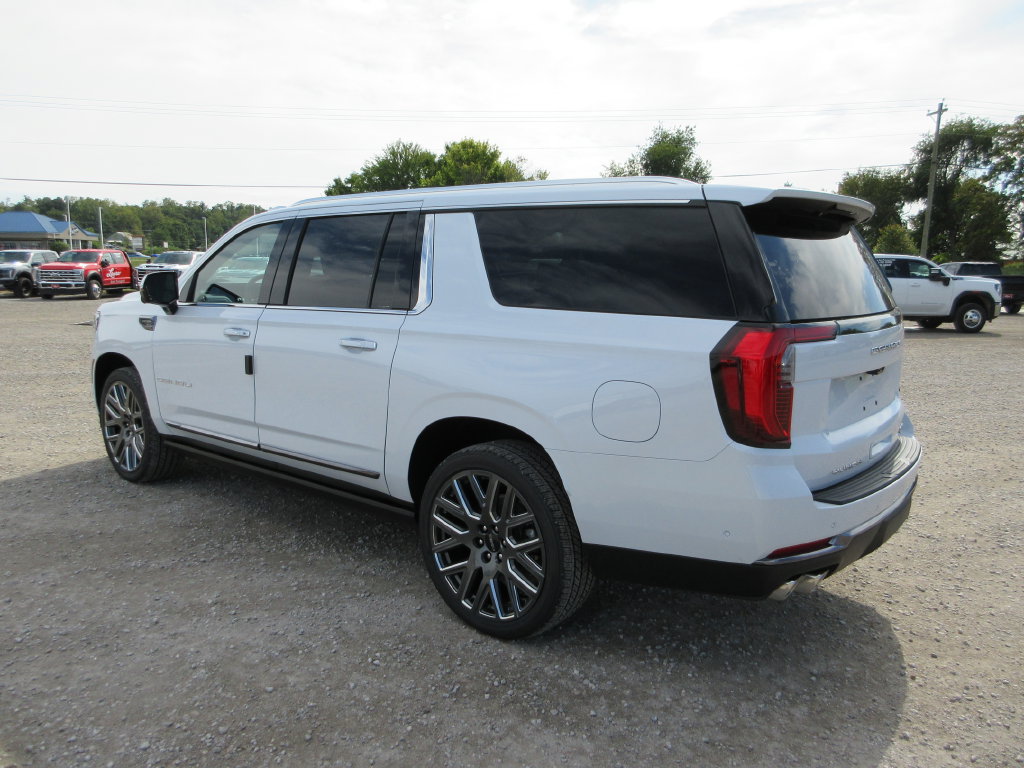 New 2027 GMC Yukon XL Denali Ultimate AWD/4WD image 5