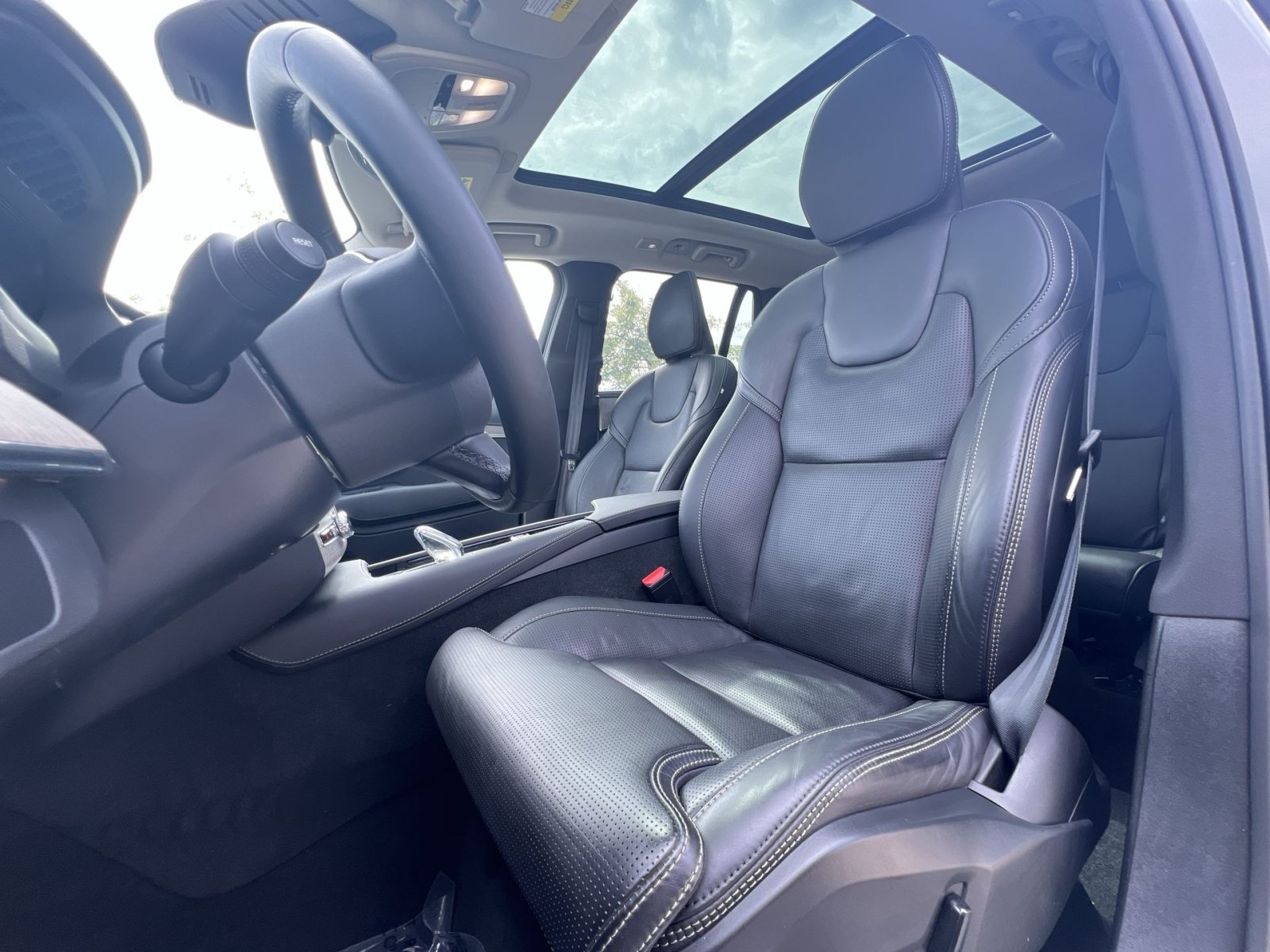 Used 2024 Volvo XC90 B6 Ultimate AWD/4WD image 13