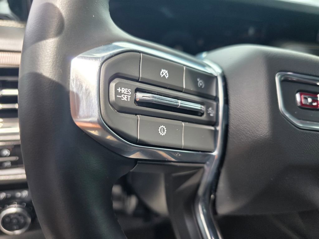 Used 2025 GMC Yukon XL Elevation w/ Technology Package AWD/4WD image 19