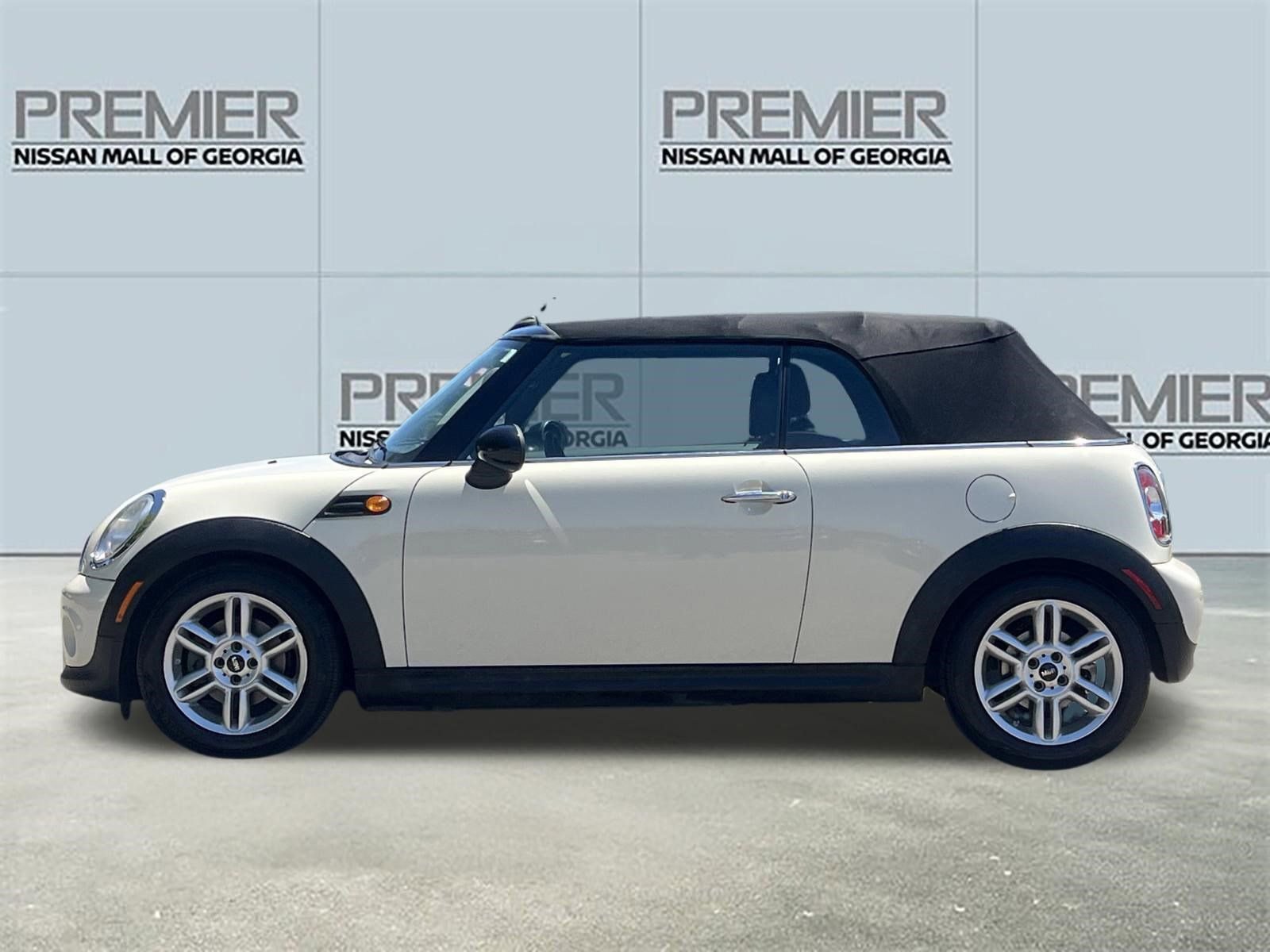 Used 2013 MINI Cooper Convertible FWD image 18
