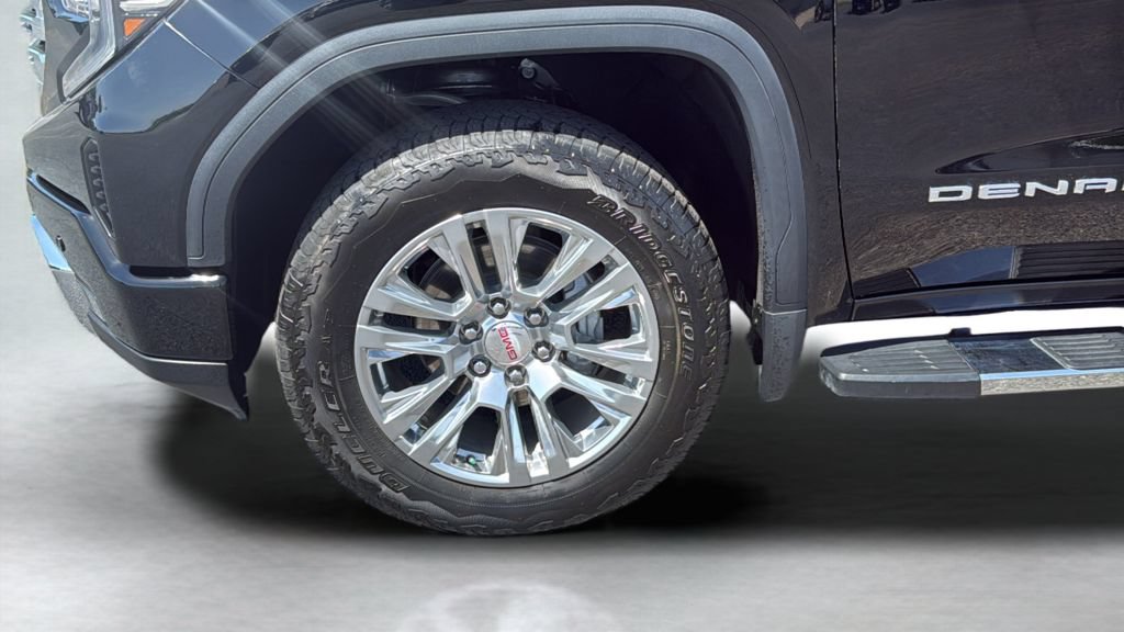 Used 2023 GMC Sierra 1500 Denali w/ Technology Package AWD/4WD image 19