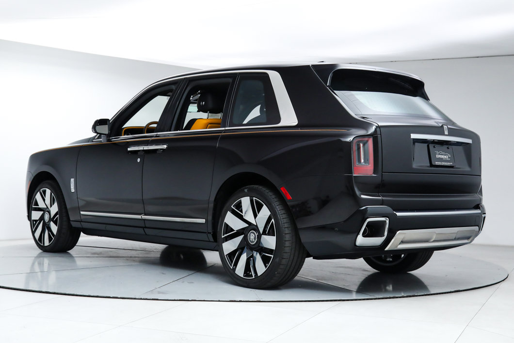 Used 2025 Rolls-Royce Cullinan AWD/4WD image 4
