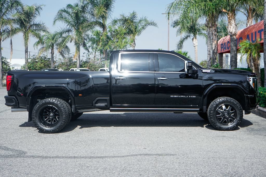 Used 2024 GMC Sierra 3500 Denali w/ Denali Reserve Package AWD/4WD image 11