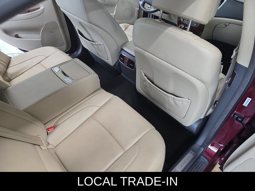 Used 2013 Hyundai Genesis 3.8 w/ Technology Pkg RWD image 12