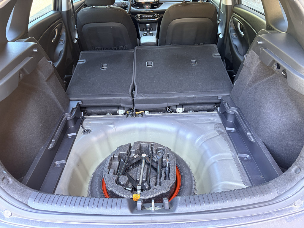 Used 2018 Hyundai Elantra GT FWD image 27