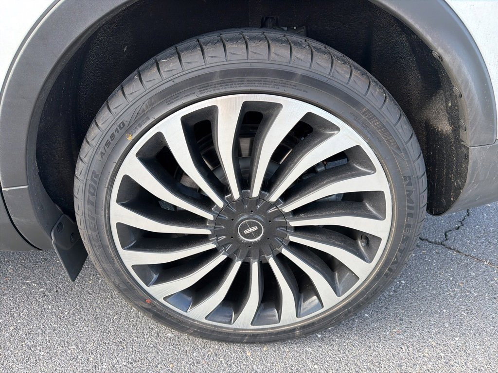 Certified 2022 Lincoln Nautilus Black Label w/ Class II Trailer Tow Package image 12