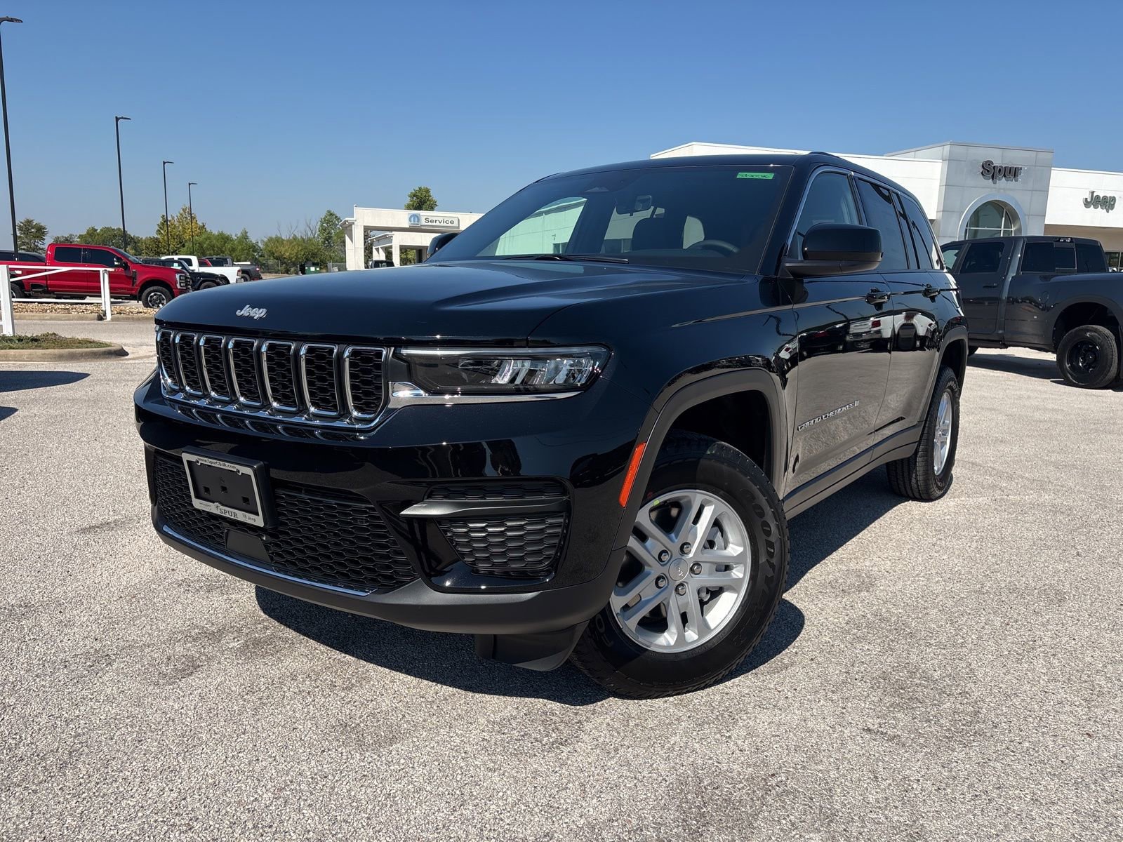 New 2025 Jeep Grand Cherokee Laredo