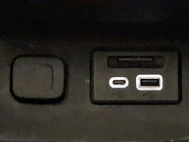 Used 2023 GMC Acadia AT4 w/ Preferred Package image 27