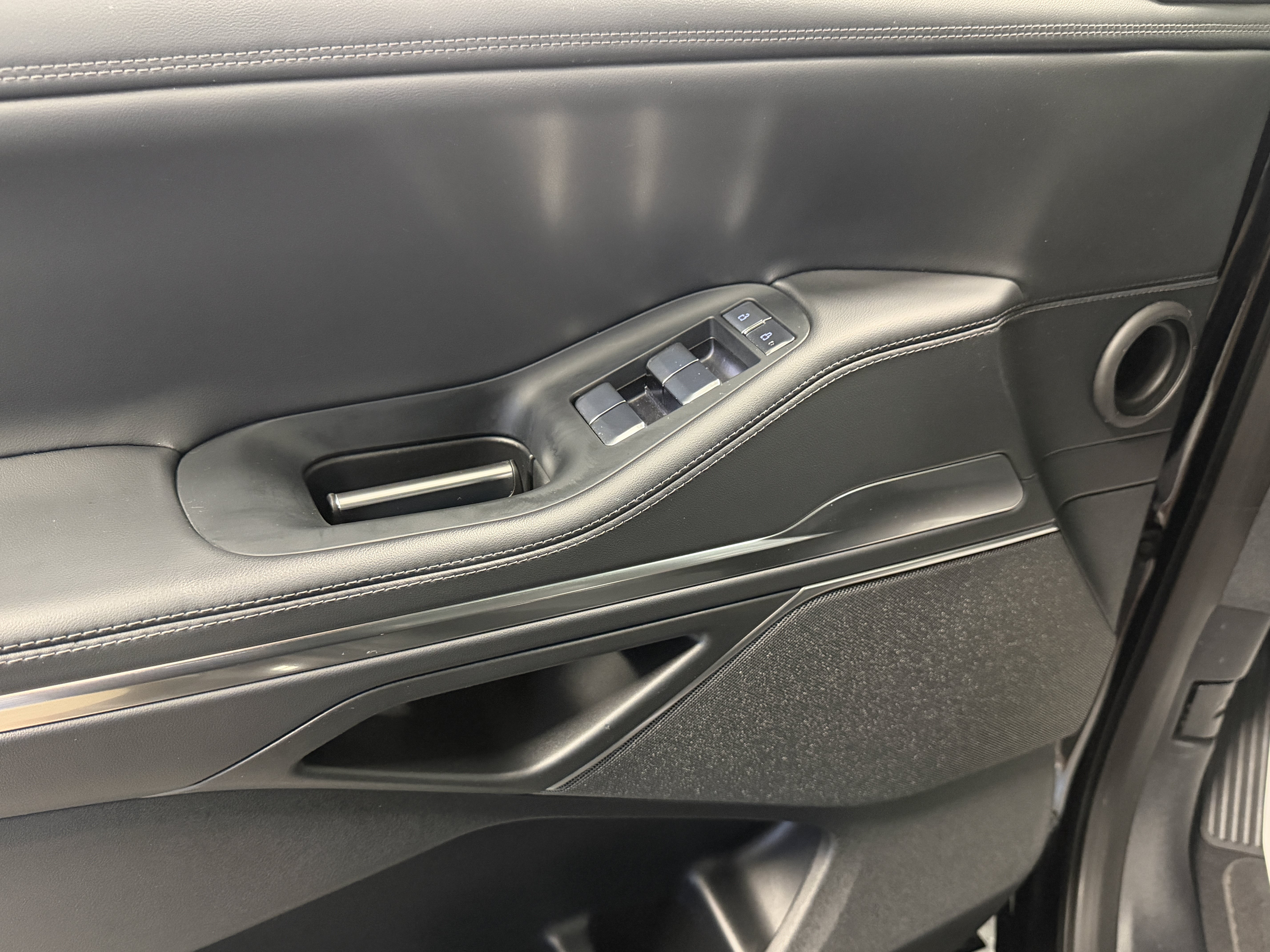 Used 2025 Lincoln Navigator L Reserve AWD/4WD image 19