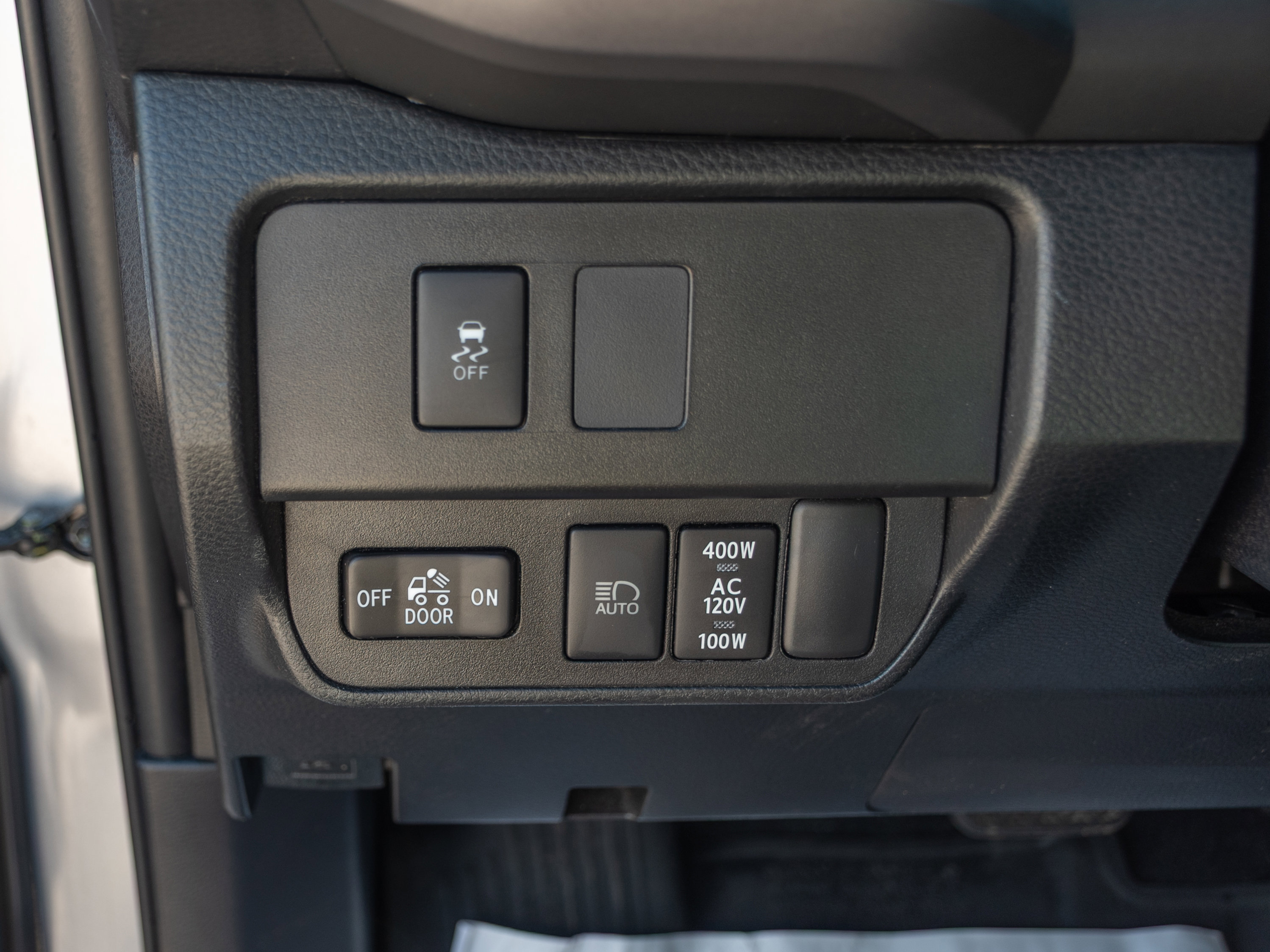 Used 2020 Toyota Tacoma TRD Sport w/ Technology Package image 12