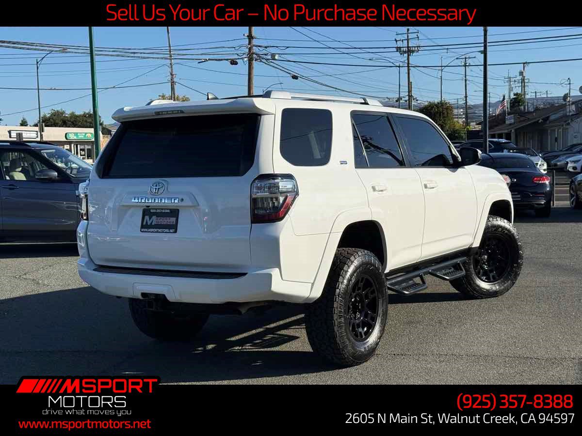 Used 2018 Toyota 4Runner SR5 AWD/4WD image 4