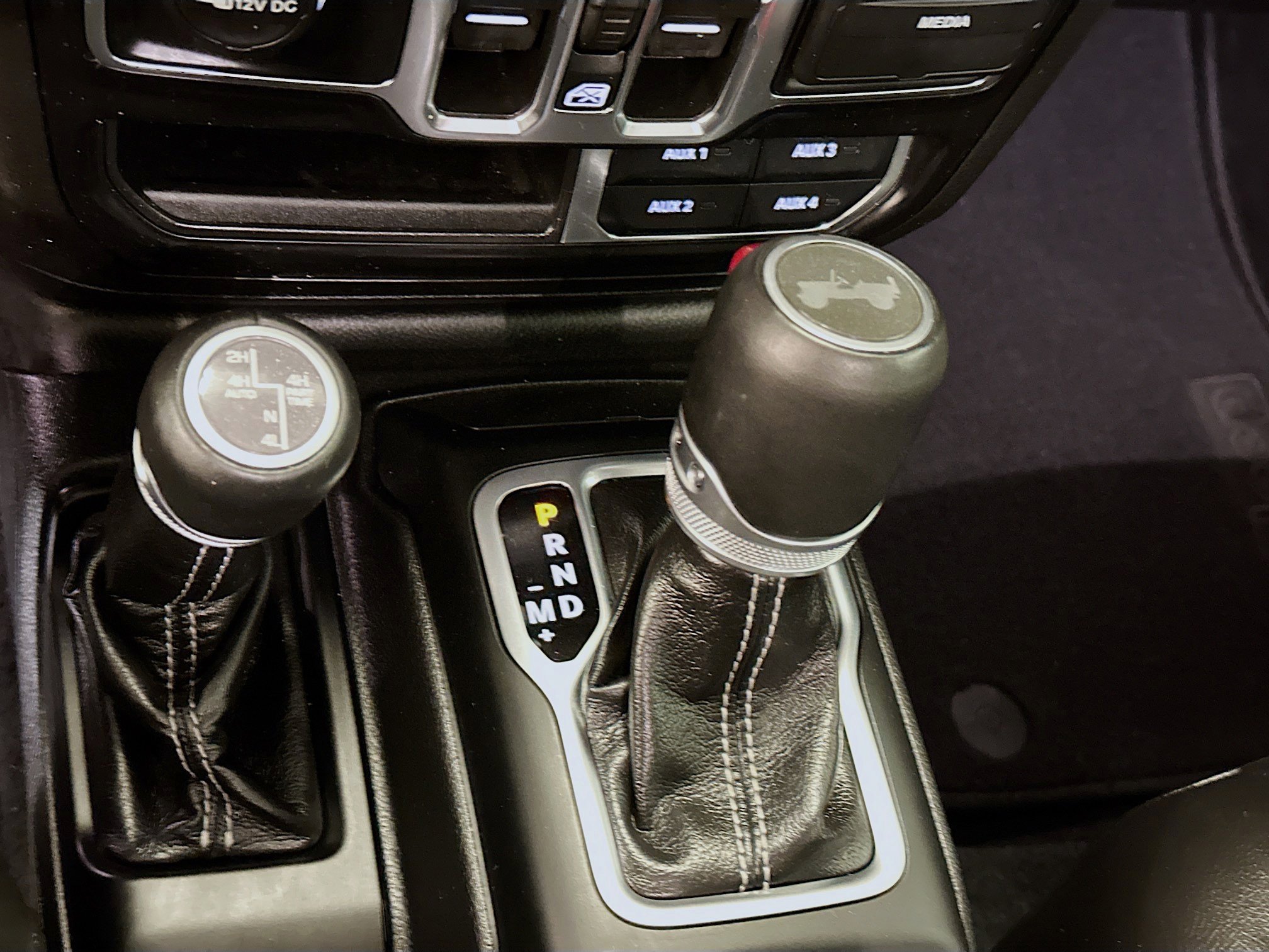 Used 2022 Jeep Wrangler Sahara image 25