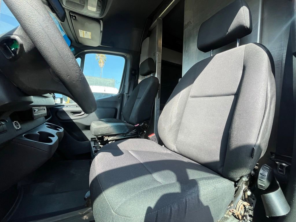 Used 2019 Mercedes-Benz Sprinter 170 image 12