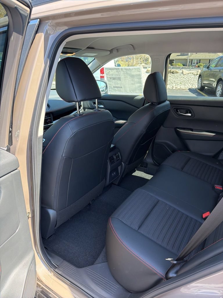 New 2026 Nissan Rogue SV w/ Rock Creek Premium Package AWD/4WD image 20