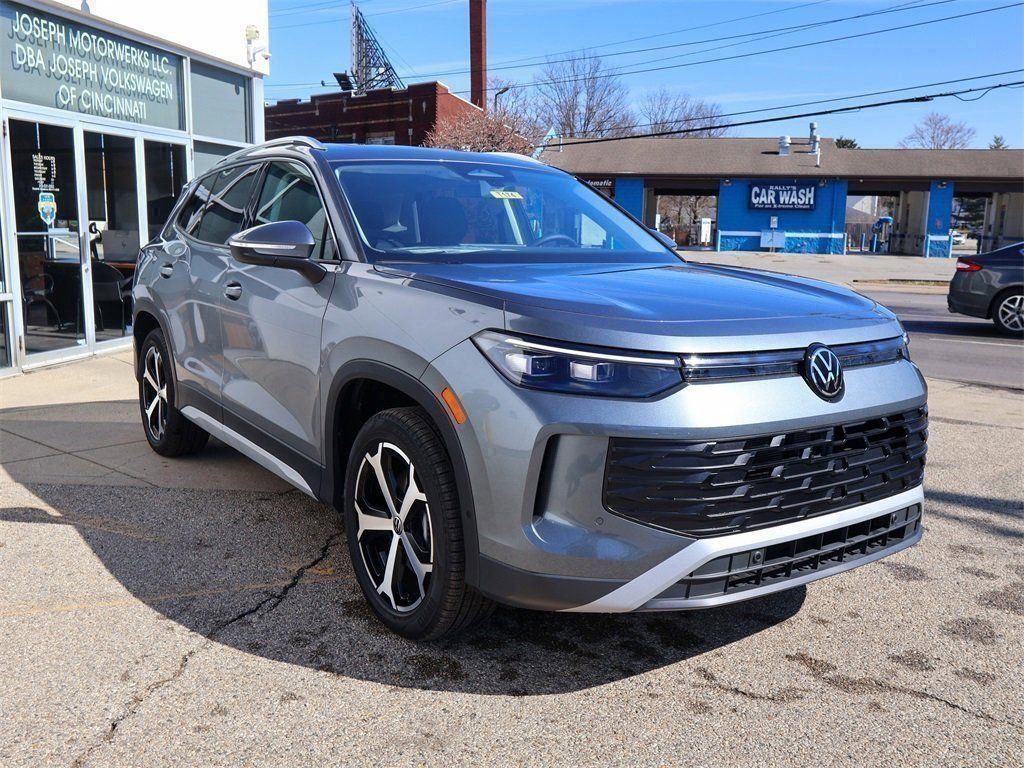 New 2026 Volkswagen Tiguan SE image 7