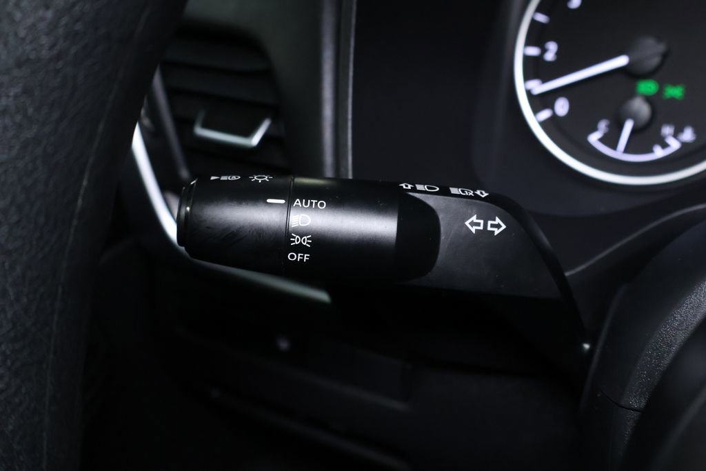 Used 2024 Nissan Rogue SV image 24