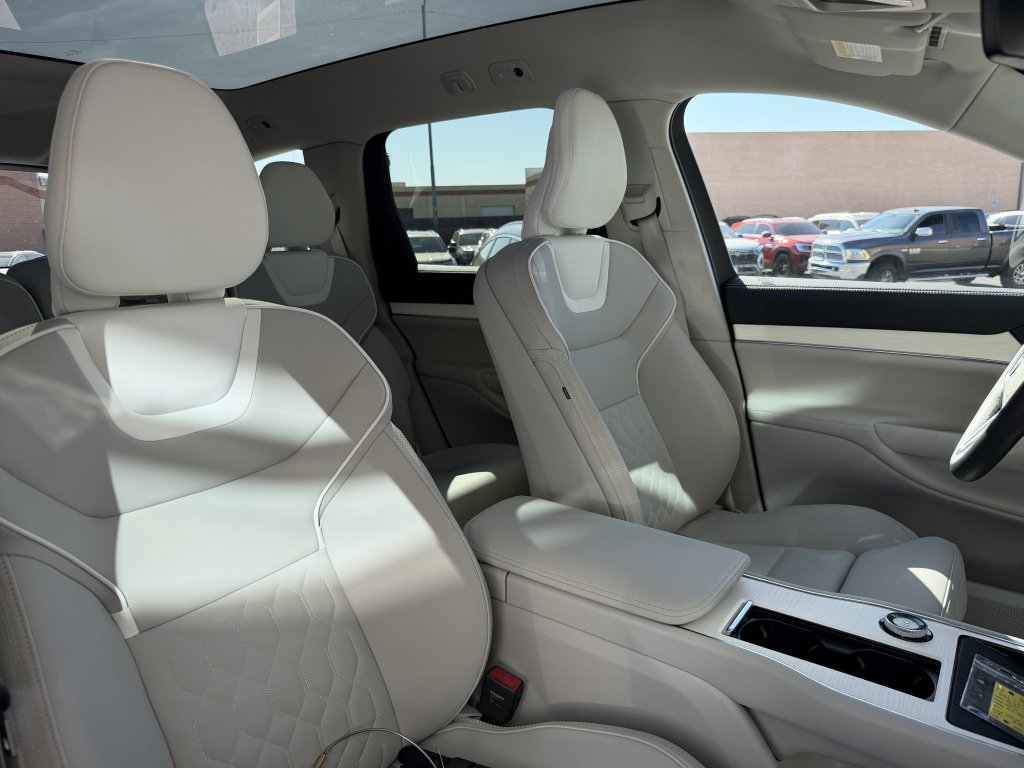 Used 2025 Volvo EX90 Plus AWD/4WD image 39