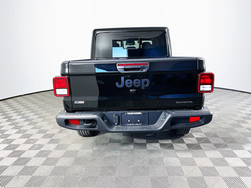 New 2026 Jeep Gladiator Sahara image 9