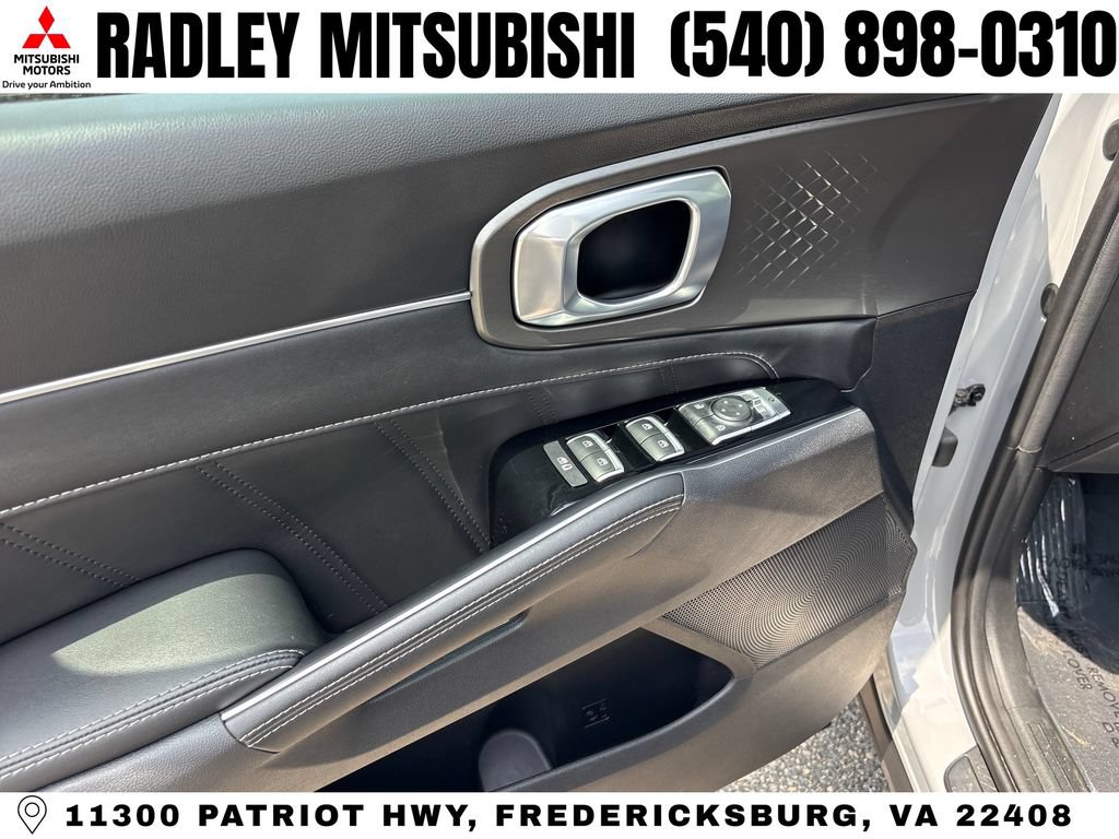 Used 2023 Kia Sorento SX FWD image 9