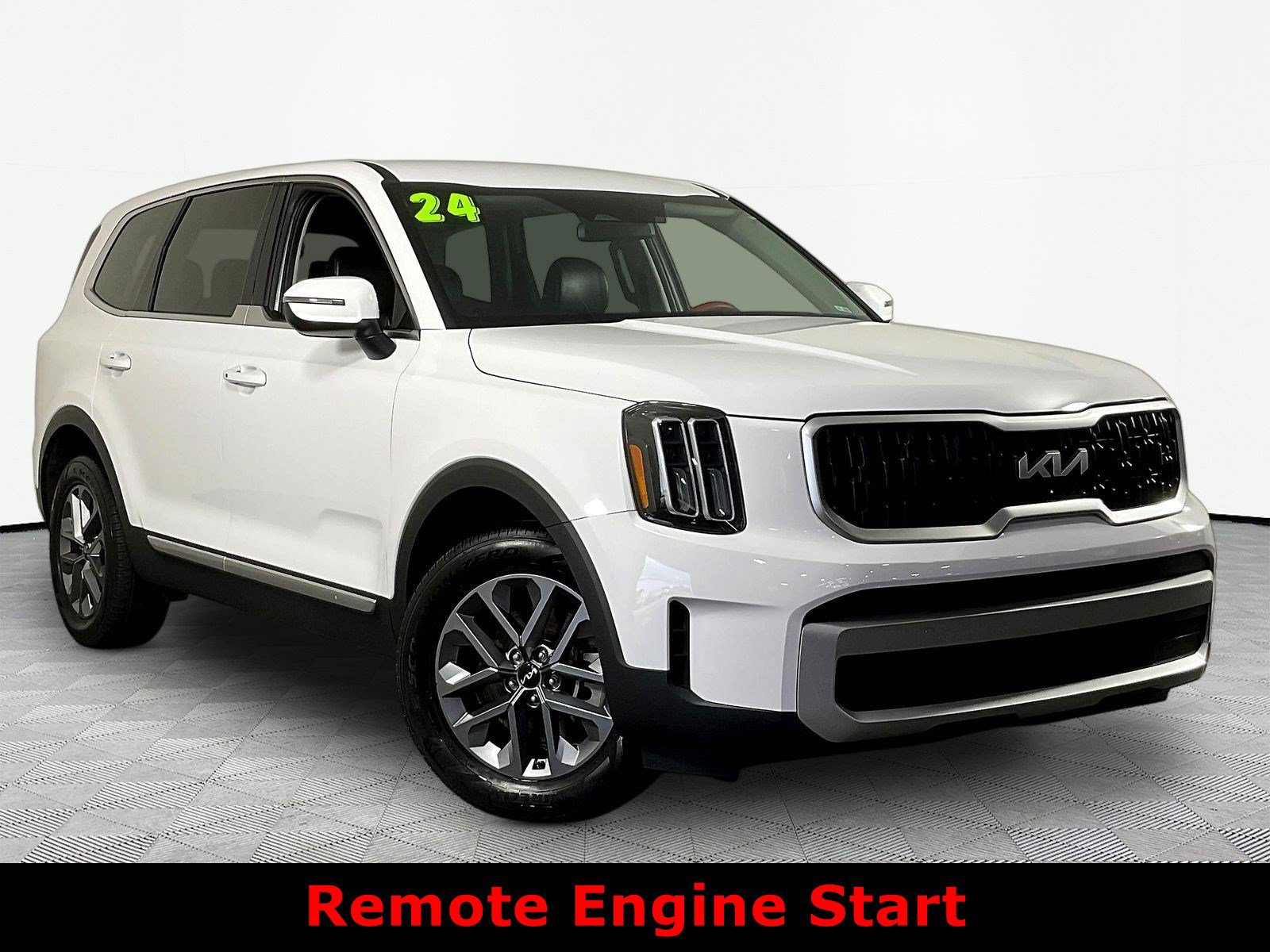Certified 2024 Kia Telluride LX FWD image 3