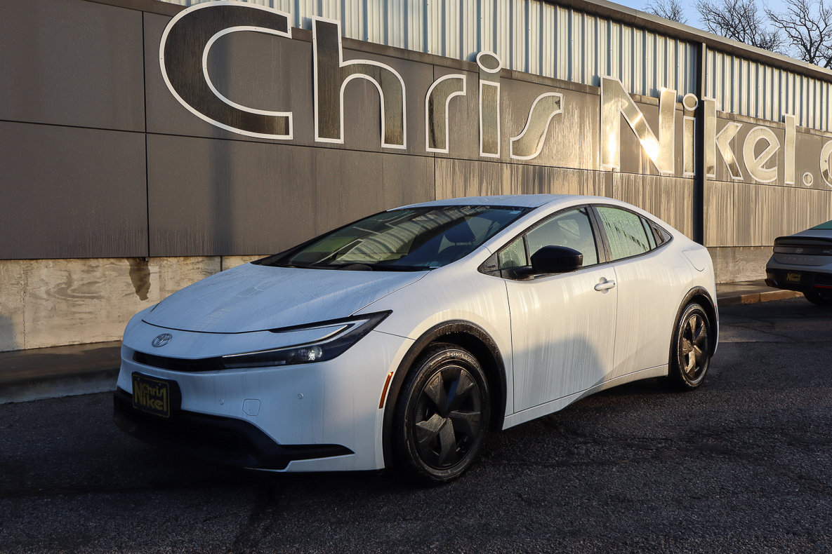 Used 2024 Toyota Prius LE image 1