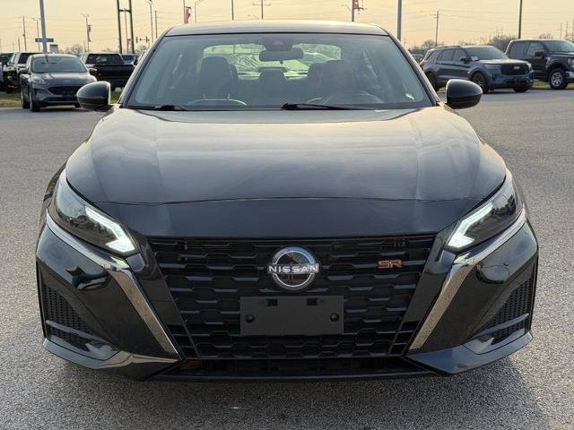 Used 2025 Nissan Altima 2.5 SR FWD image 9