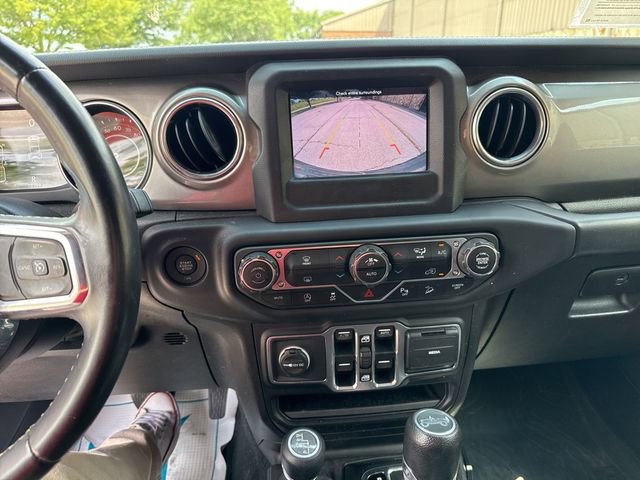 Used 2018 Jeep Wrangler Unlimited Sahara w/ Safety Group image 16