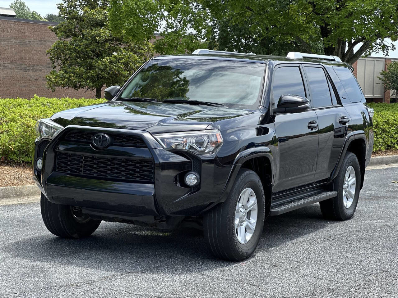 Used 2017 Toyota 4Runner SR5 Premium AWD/4WD image 3