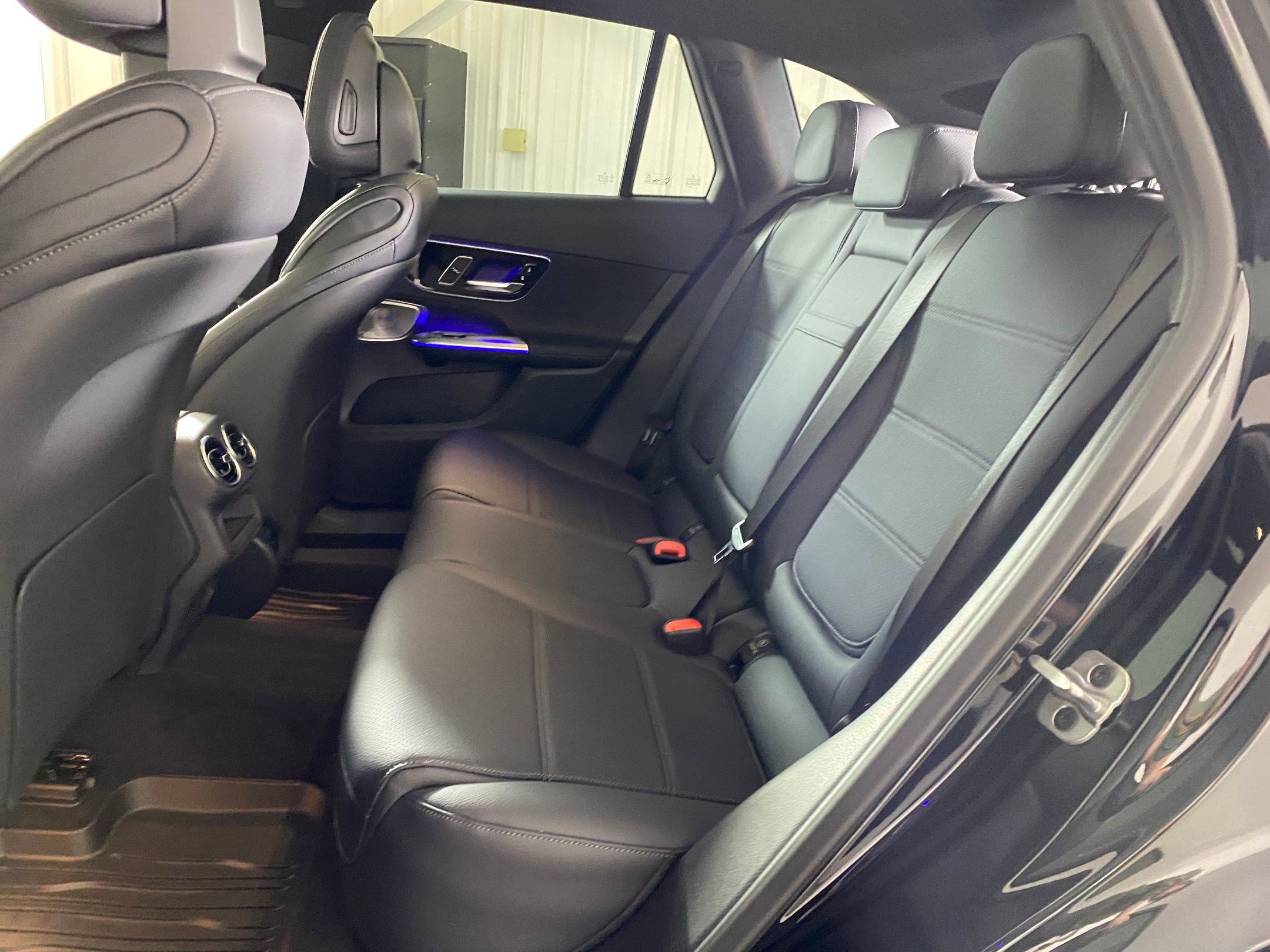 Used 2026 Mercedes-Benz GLC 300 4MATIC image 13