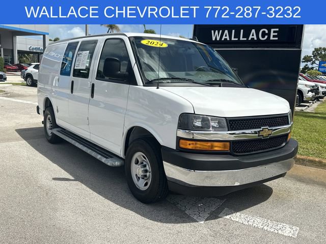 Used 2024 Chevrolet Express 2500 w/ Driver Convenience Package RWD image 5