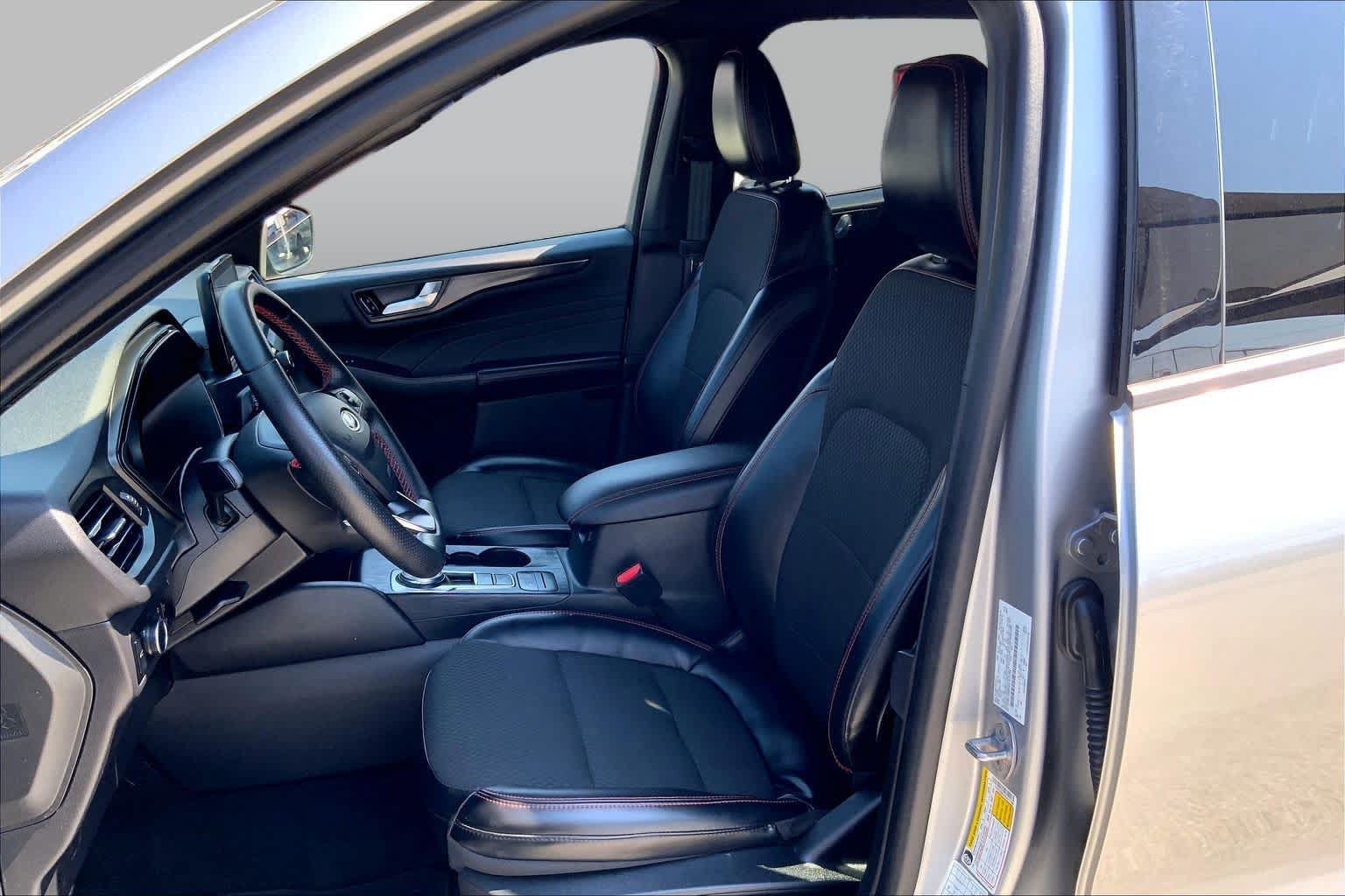 Used 2024 Ford Escape ST-Line AWD/4WD image 8