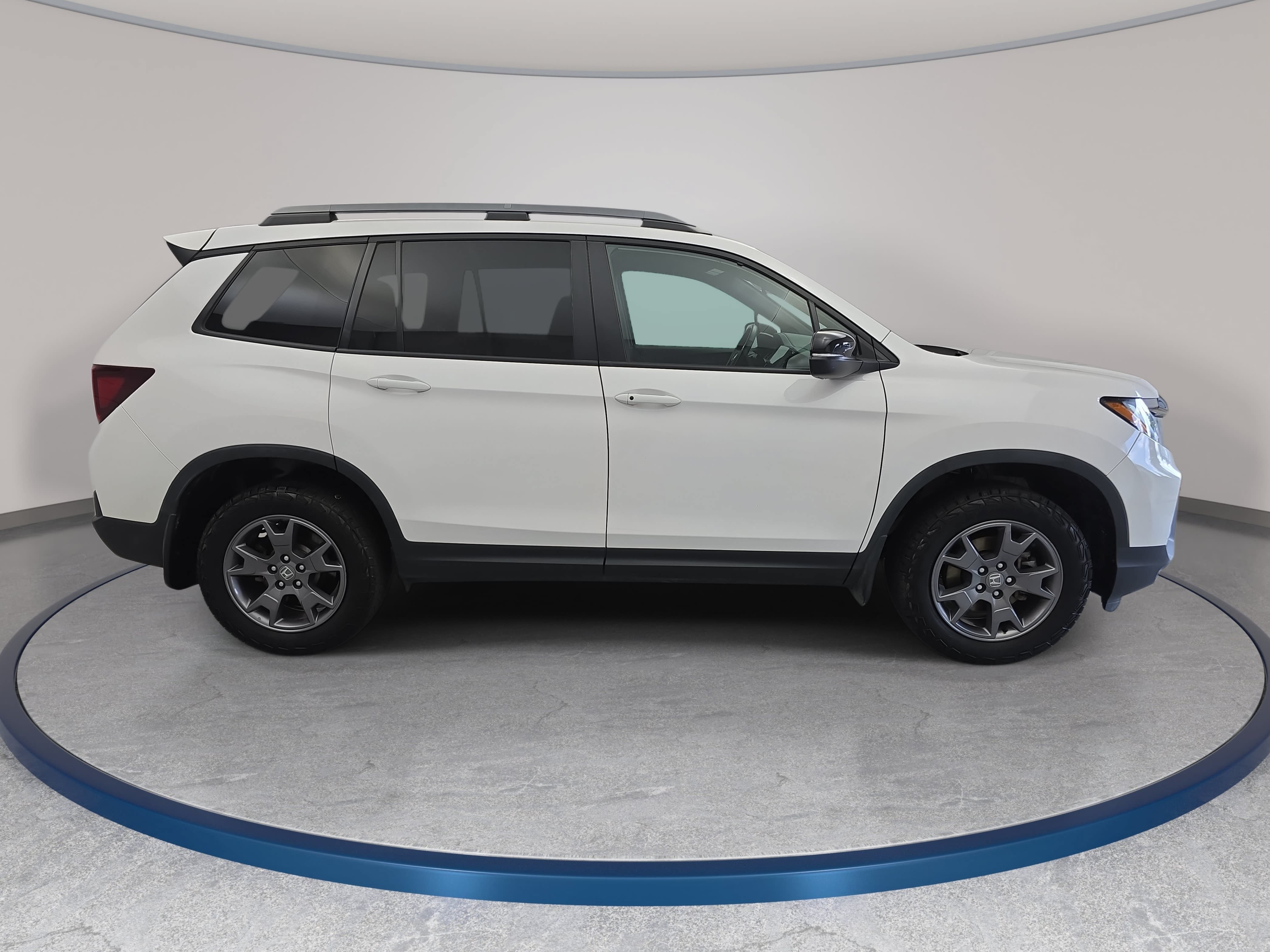 Used 2024 Honda Passport TrailSport image 4