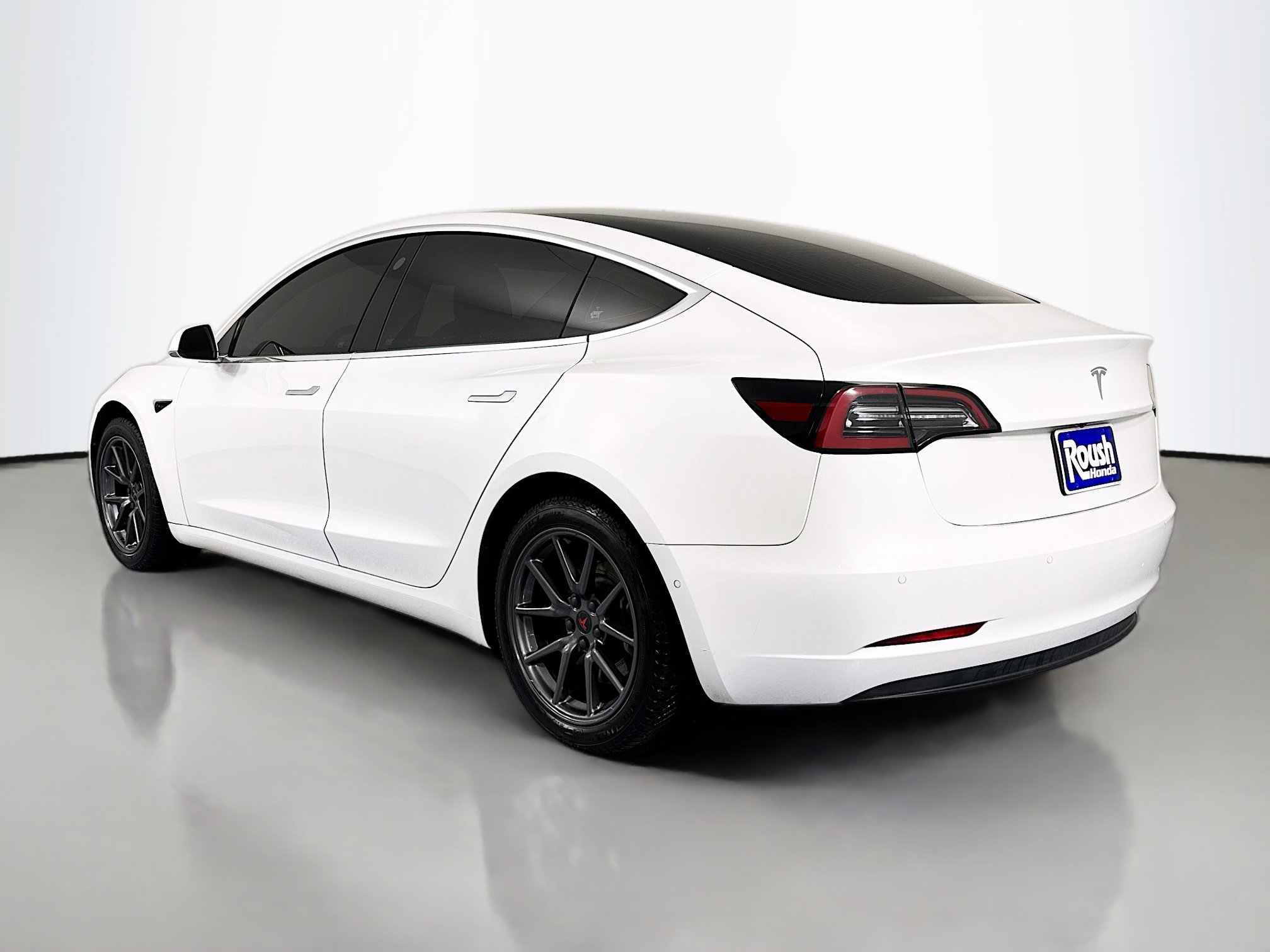 Used 2019 Tesla Model 3 Standard Range image 7